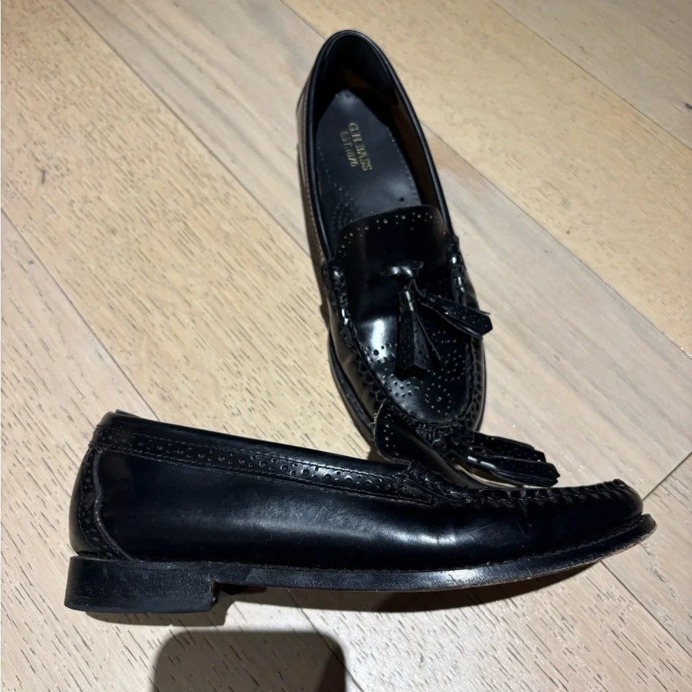 G.H. Bass & Co. Black Leather Tassel Loafers - Picture 2 of 4